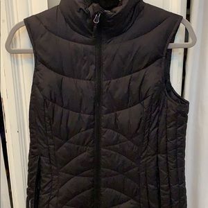 Black puffer vest